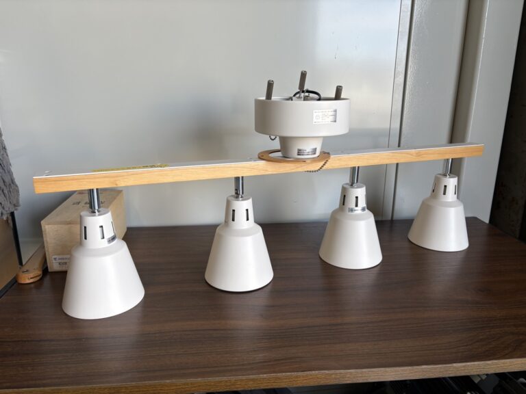 【セール対象商品】4連スポットライト（商品番号：5748）